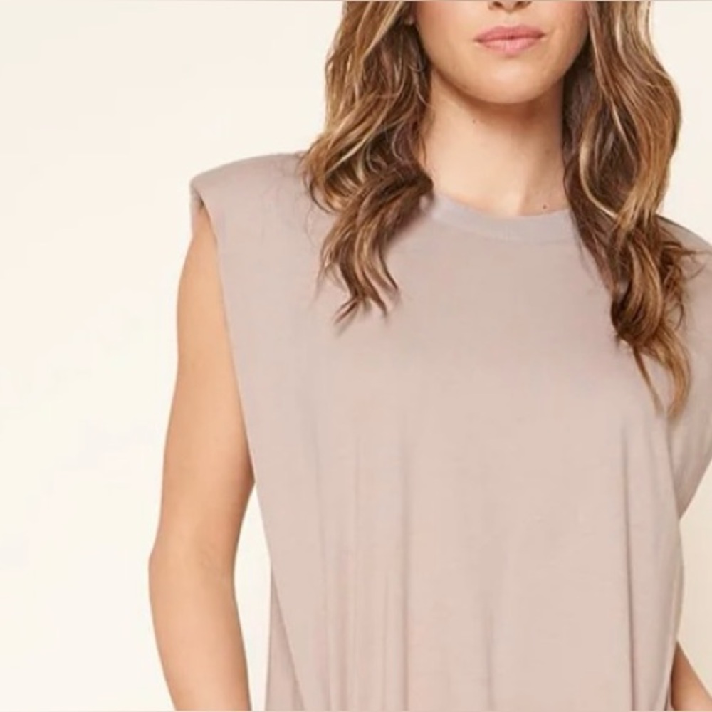 Dressed In LALA Muscle Tee Tan Shoulder Pads Boxy Fit S - Picture 2 of 14